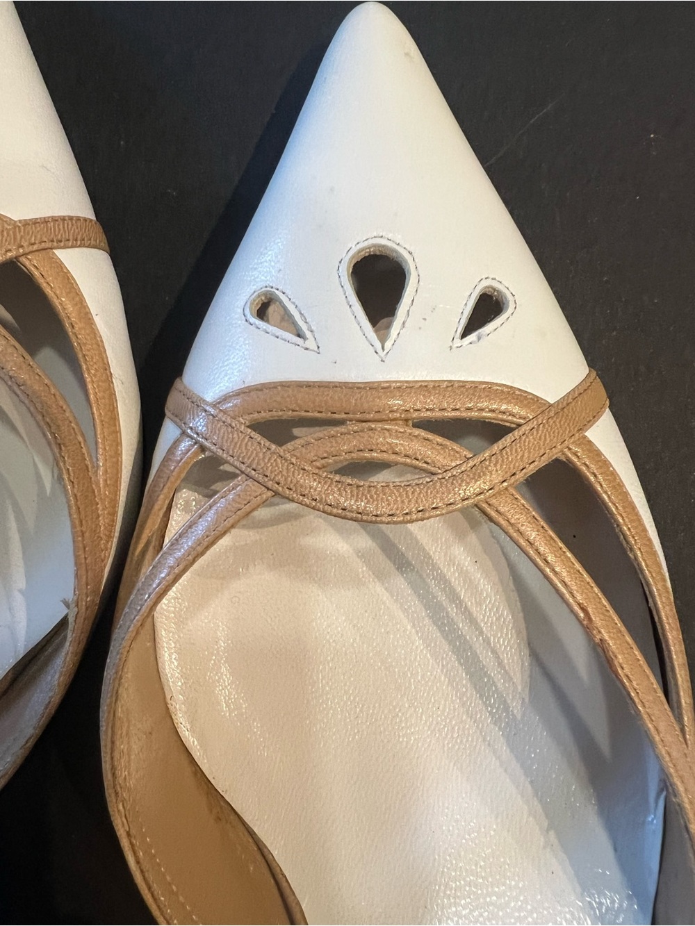 Valentino Garavani Vintage White and Tan Pointed-Toe Slip-On Kitten Heel Mules 8 - Picture 4 of 9